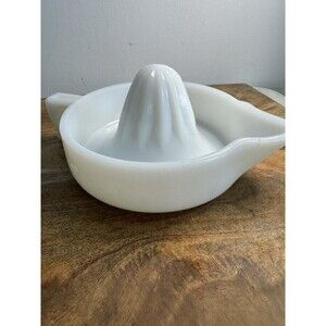 Vintage McKee Sunkist Milk Glass Juicer Reamer Extractor USA Made	Pat #68764